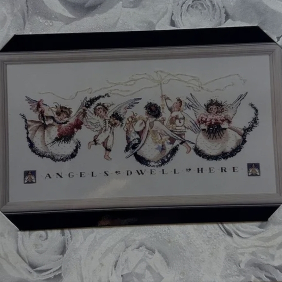 Mirabilia Cross Stitch Pattern: Angel Proclamation - Picture 2 of 4